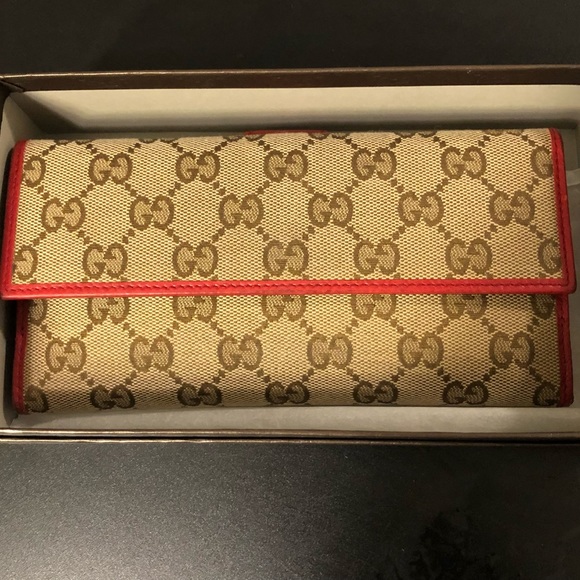 Gucci  Authentic monogram /Red  Wallet !!!!!! EUC - Picture 2 of 4